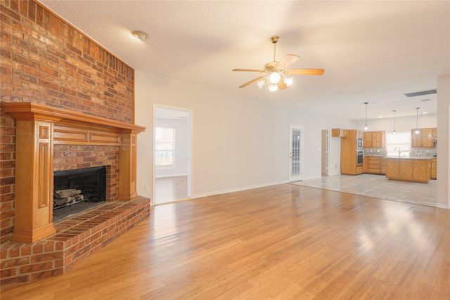 2305 Buckeye Drive, Mesquite, TX 75181