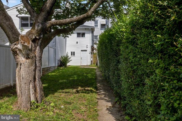10 CHERRY ST, East Greenville, PA 18041