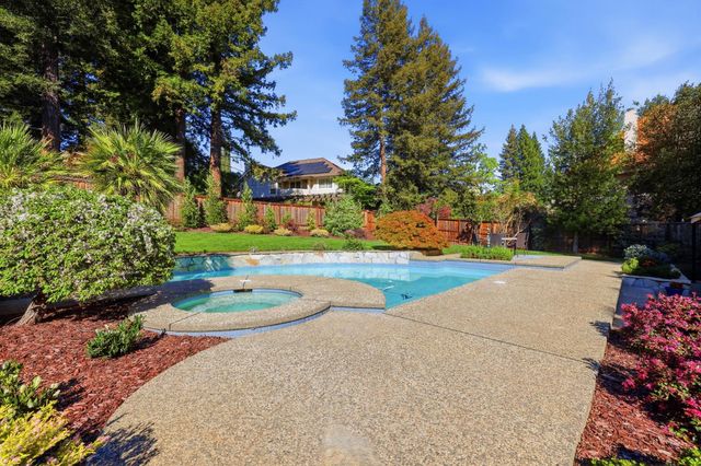 4330 Hale Ranch Ln, Fair Oaks, CA 95628