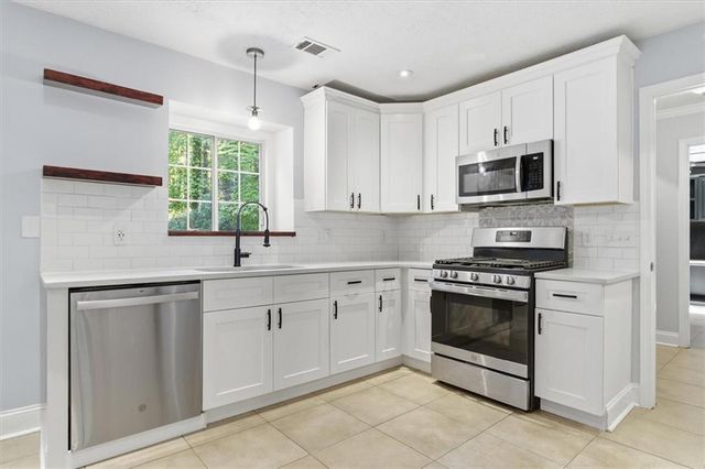 153 Colemans Bluff Drive, Woodstock, GA 30188