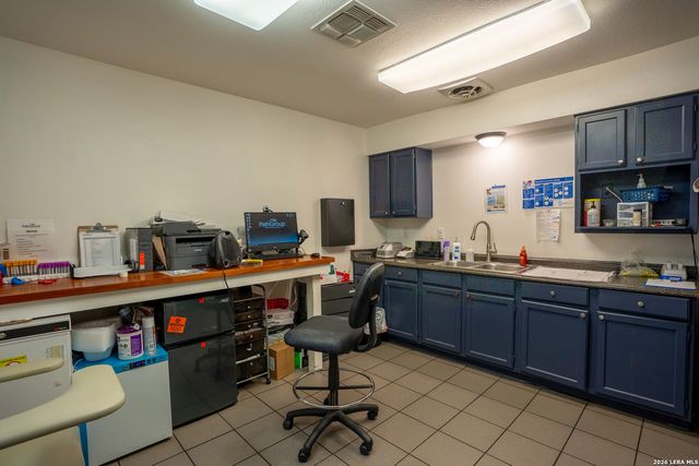 8004 West Ave, San Antonio, TX 78213