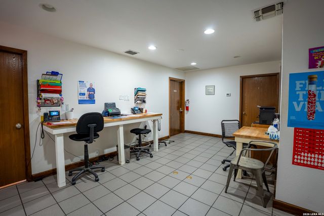 8004 West Ave, San Antonio, TX 78213