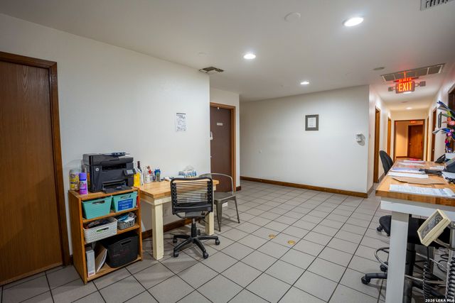 8004 West Ave, San Antonio, TX 78213