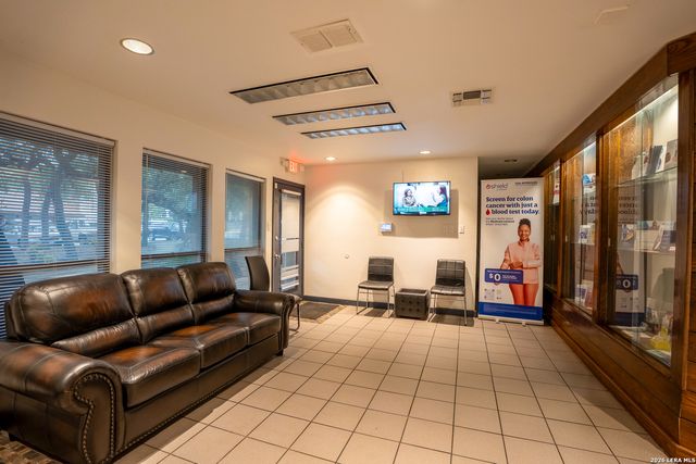 8004 West Ave, San Antonio, TX 78213