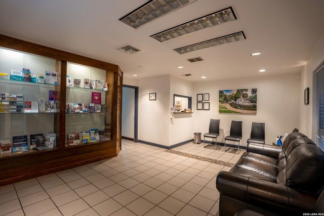 8004 West Ave, San Antonio, TX 78213