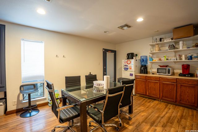 8004 West Ave, San Antonio, TX 78213