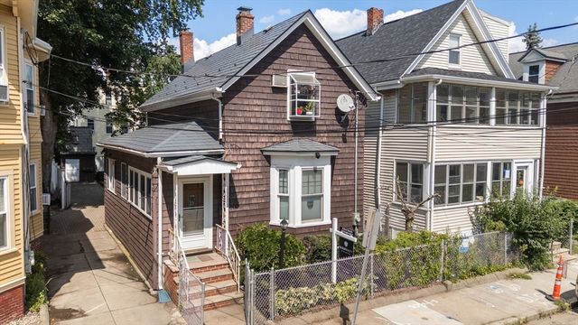 31 Everett Ave, Somerville, MA 02145