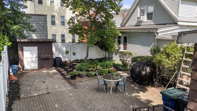 31 Everett Ave, Somerville, MA 02145