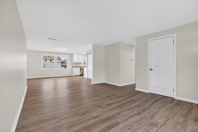 694 Park Avenue, Springdale, OH 45246