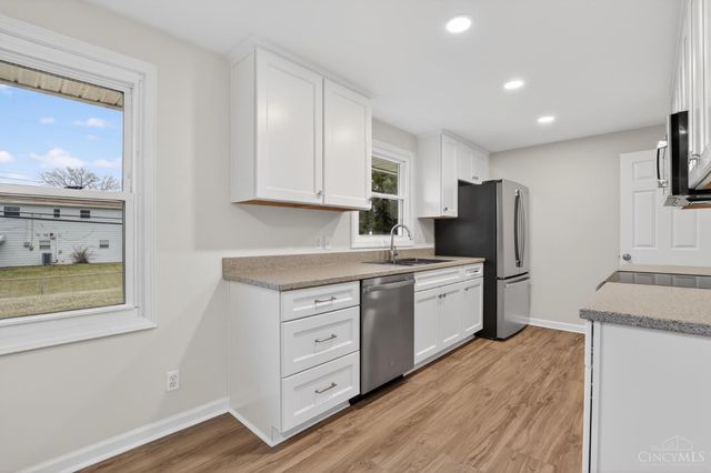 694 Park Avenue, Springdale, OH 45246