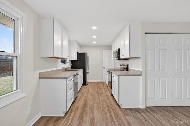 694 Park Avenue, Springdale, OH 45246