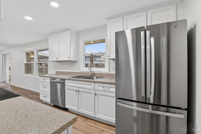 694 Park Avenue, Springdale, OH 45246