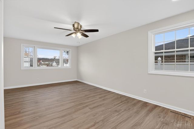 694 Park Avenue, Springdale, OH 45246