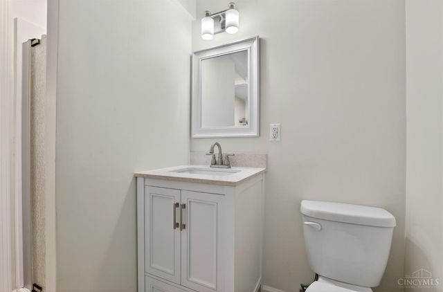 694 Park Avenue, Springdale, OH 45246