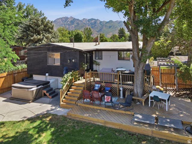 6744 S 1560 E, Cottonwood Heights, UT 84121