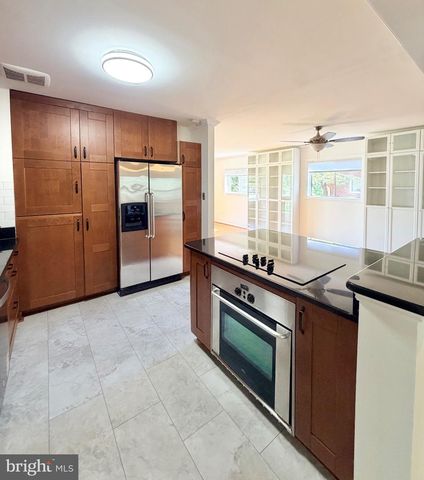 7111 NORWALK ST, Falls Church, VA 22043