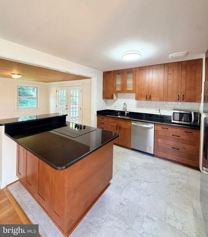 7111 NORWALK ST, Falls Church, VA 22043