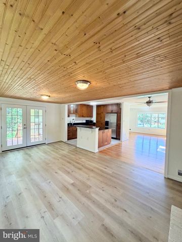 7111 NORWALK ST, Falls Church, VA 22043