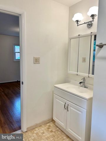 7111 NORWALK ST, Falls Church, VA 22043