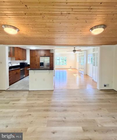 7111 NORWALK ST, Falls Church, VA 22043