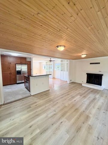 7111 NORWALK ST, Falls Church, VA 22043
