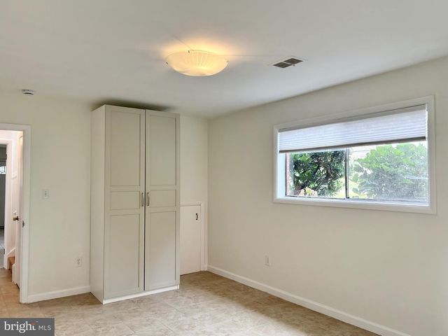 7111 NORWALK ST, Falls Church, VA 22043
