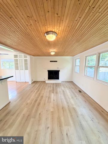 7111 NORWALK ST, Falls Church, VA 22043