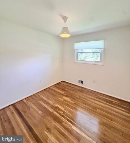 7111 NORWALK ST, Falls Church, VA 22043