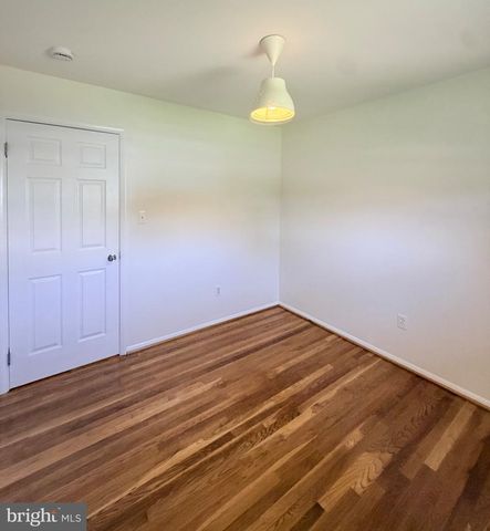 7111 NORWALK ST, Falls Church, VA 22043