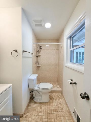 7111 NORWALK ST, Falls Church, VA 22043