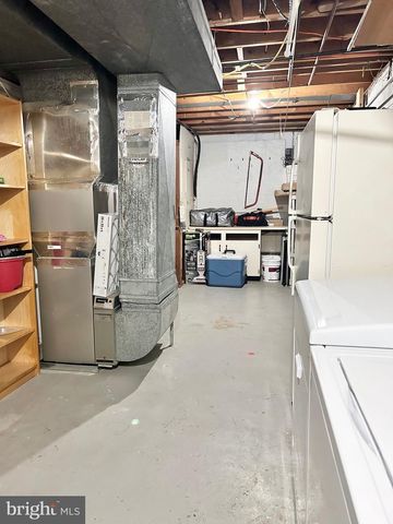 7111 NORWALK ST, Falls Church, VA 22043