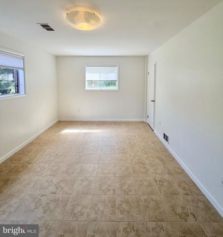 7111 NORWALK ST, Falls Church, VA 22043