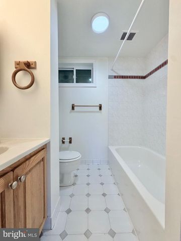 7111 NORWALK ST, Falls Church, VA 22043