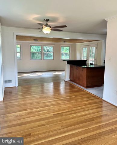 7111 NORWALK ST, Falls Church, VA 22043