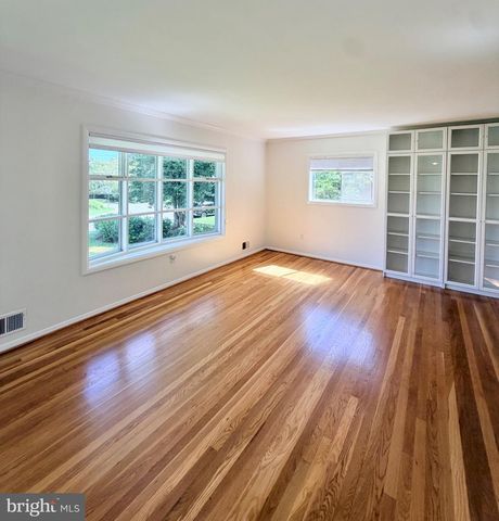7111 NORWALK ST, Falls Church, VA 22043