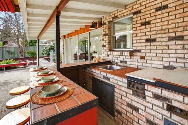 83 Doud Drive, Los Altos, CA 94022