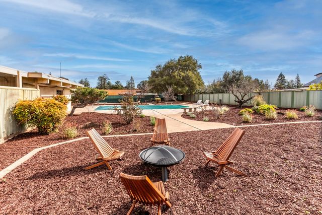 83 Doud Drive, Los Altos, CA 94022