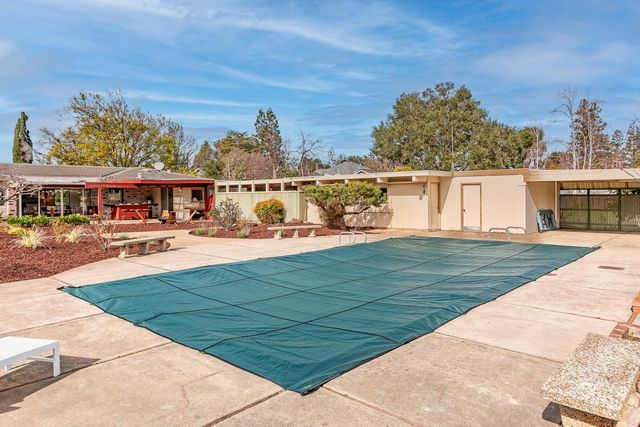 83 Doud Drive, Los Altos, CA 94022