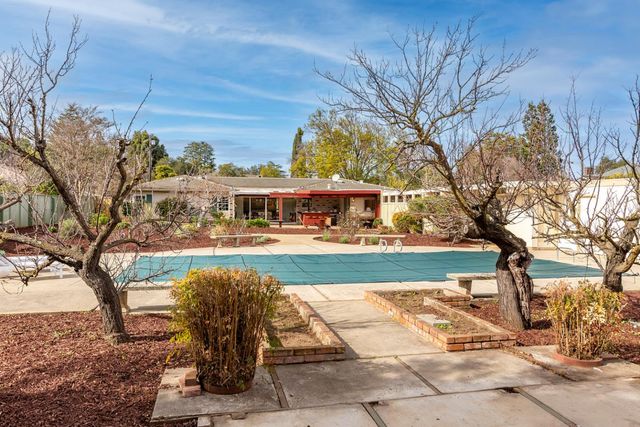 83 Doud Drive, Los Altos, CA 94022