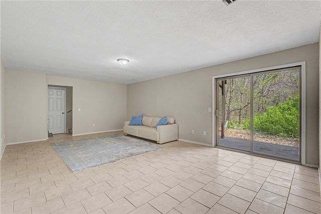 9 Minton Lane, Bella Vista, AR 72715