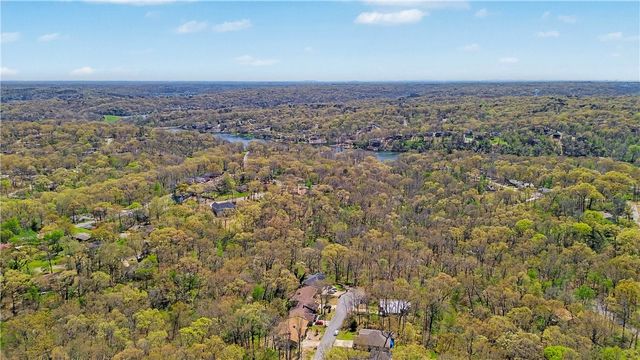 9 Minton Lane, Bella Vista, AR 72715