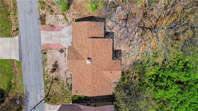 9 Minton Lane, Bella Vista, AR 72715