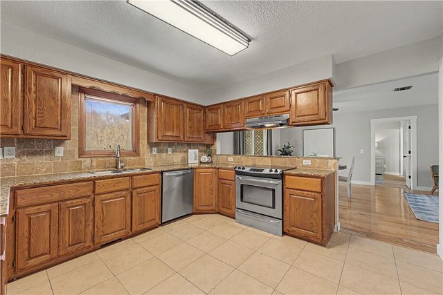 9 Minton Lane, Bella Vista, AR 72715