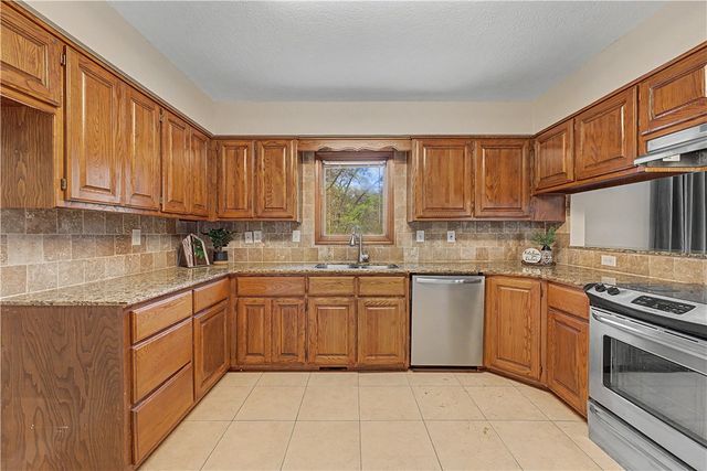 9 Minton Lane, Bella Vista, AR 72715