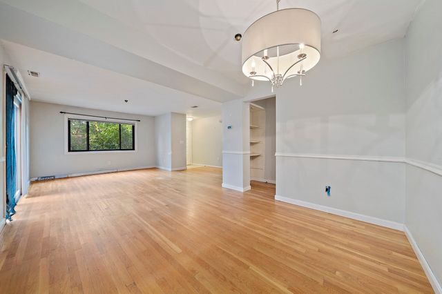 258 Greenbrook Dr 258, Stoughton, MA 02072