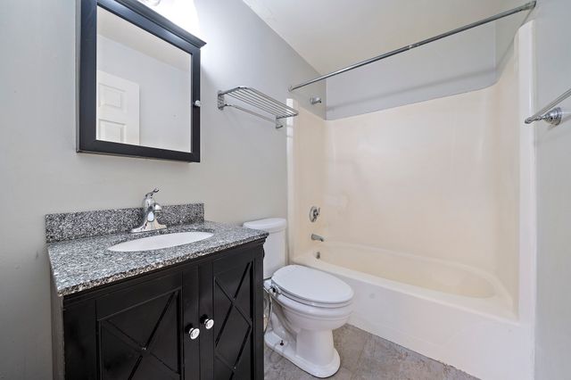258 Greenbrook Dr 258, Stoughton, MA 02072