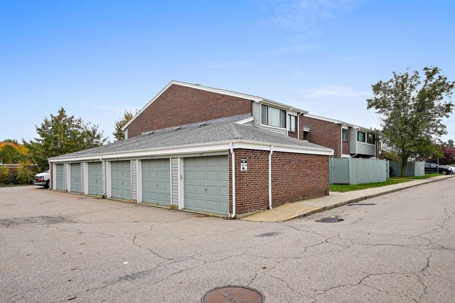 258 Greenbrook Dr 258, Stoughton, MA 02072