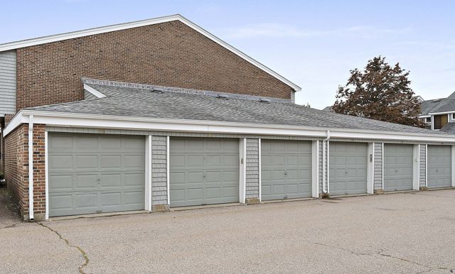 258 Greenbrook Dr 258, Stoughton, MA 02072