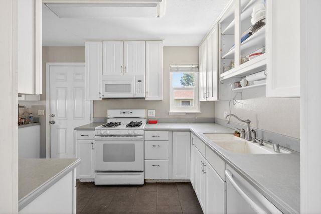 8780 Elm Ave, Orangevale, CA 95662