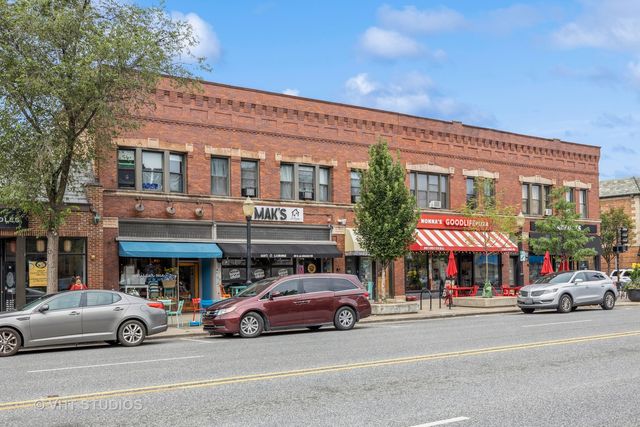 48 S La Grange Road 48, La Grange, IL 60525